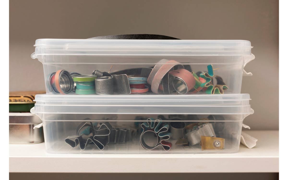 Clear storage boxes with lids in Dubai